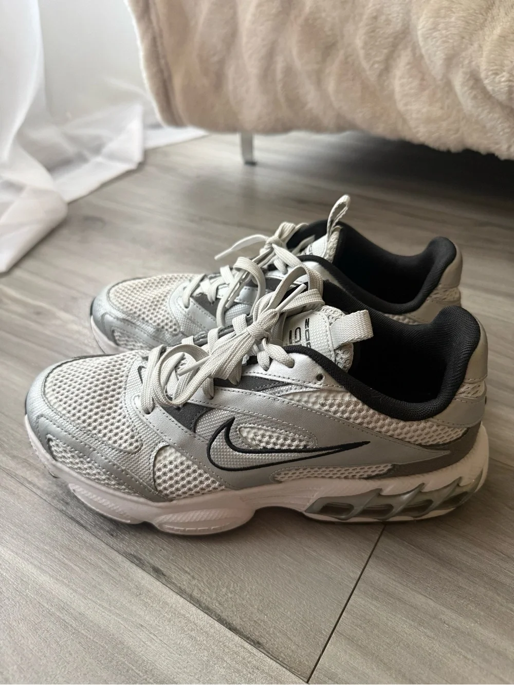 Nike Zoom Air Fire Photon Dust Metallic Silver Women's Size US 9 DR7852-001